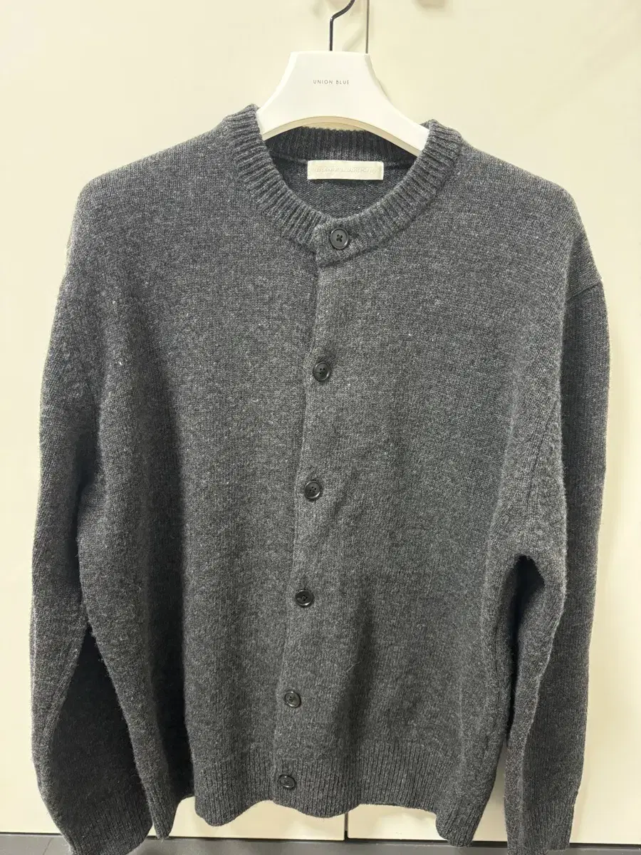 Branded Roundneck Cardigan XL