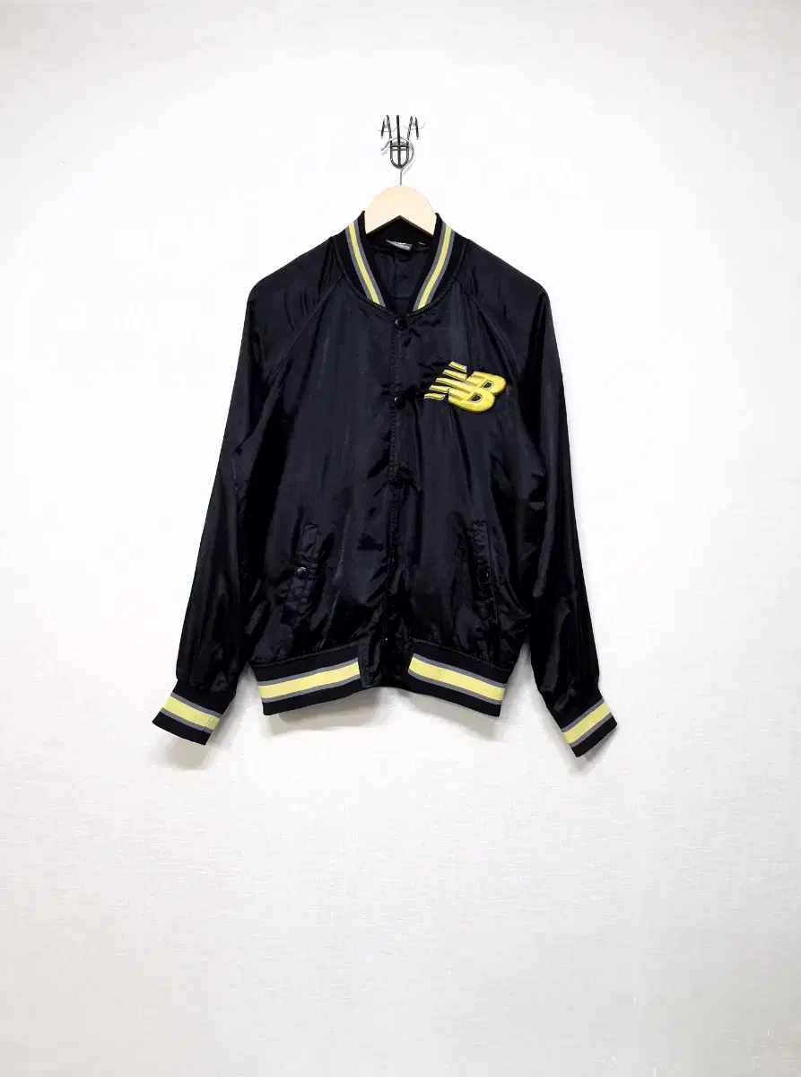 New Balance) Men's Glossy Nylon Coach Jacket_95