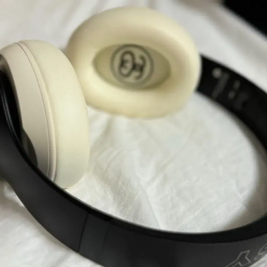 STUSSY X BEATS BY DRE