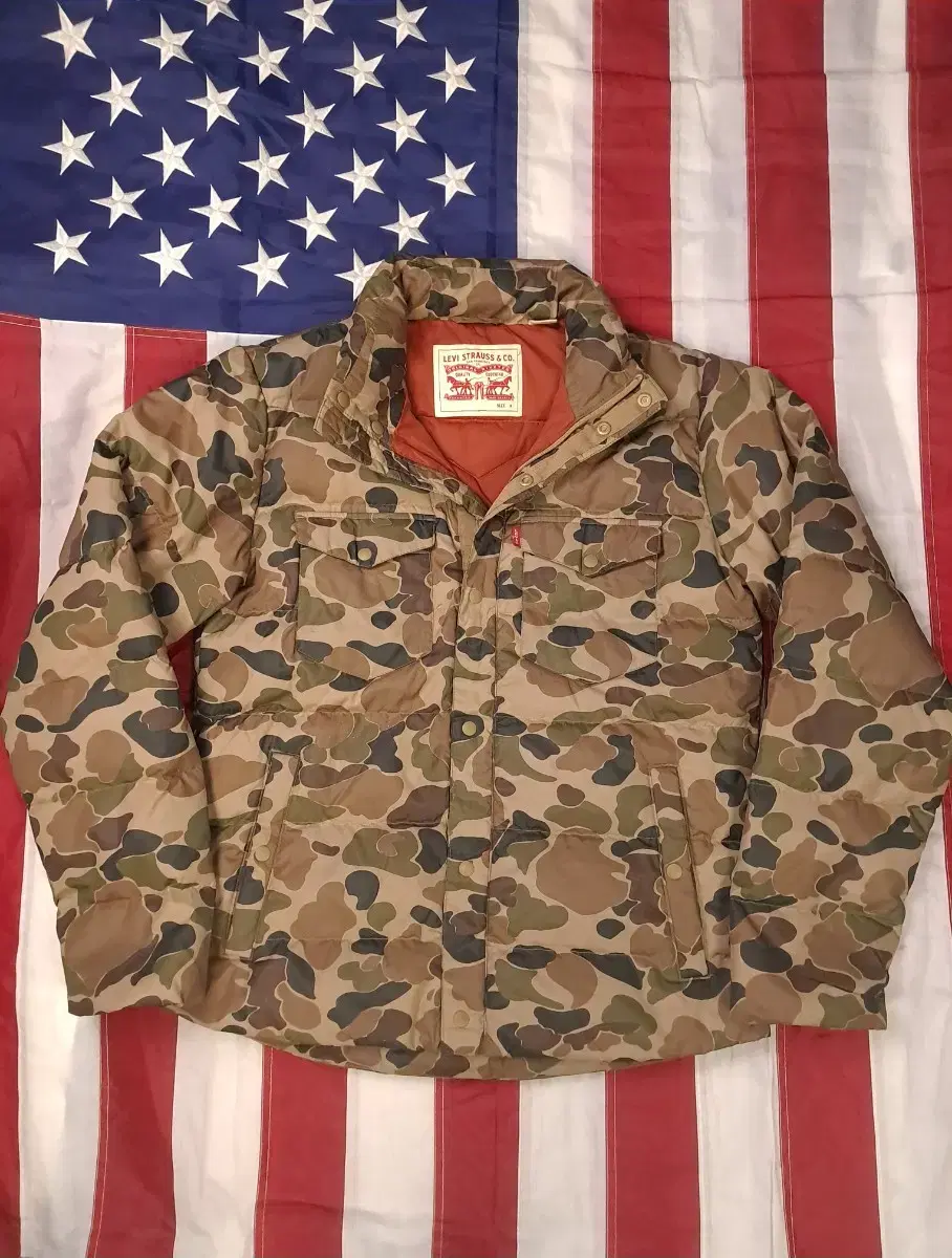 Original Levi's Duck Hunter Camo Down Jacket