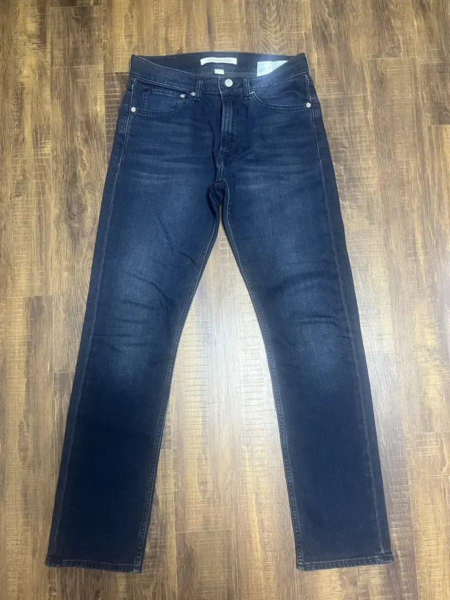 Calvin Klein Jeans Men's Size 28