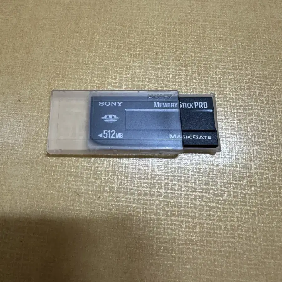 소니 메모리 스틱 프로 512MB 판매합니다.