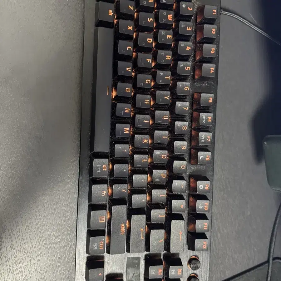 레이저 헌츠맨 v3 pro tkl 판매합니다.