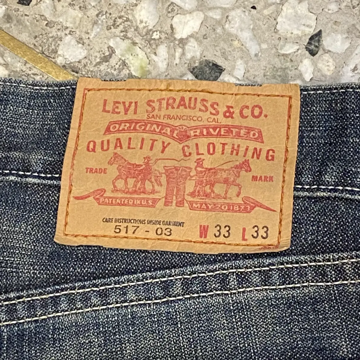 Levi's 리바이스 517-03 워싱 디테일 부츠컷 팬츠