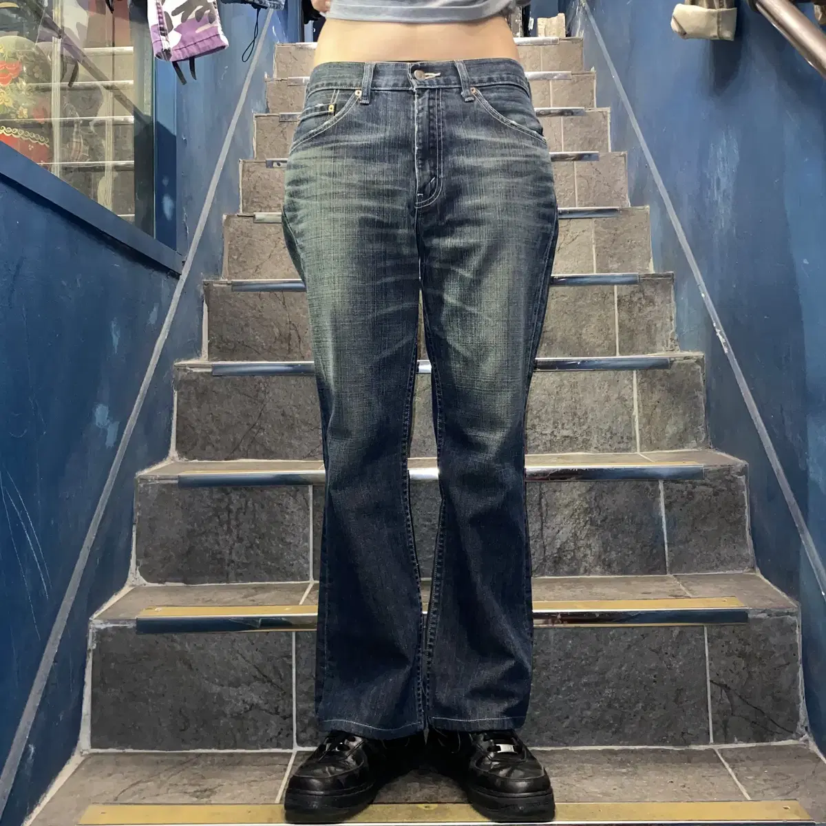 Levi's 리바이스 517-03 워싱 디테일 부츠컷 팬츠