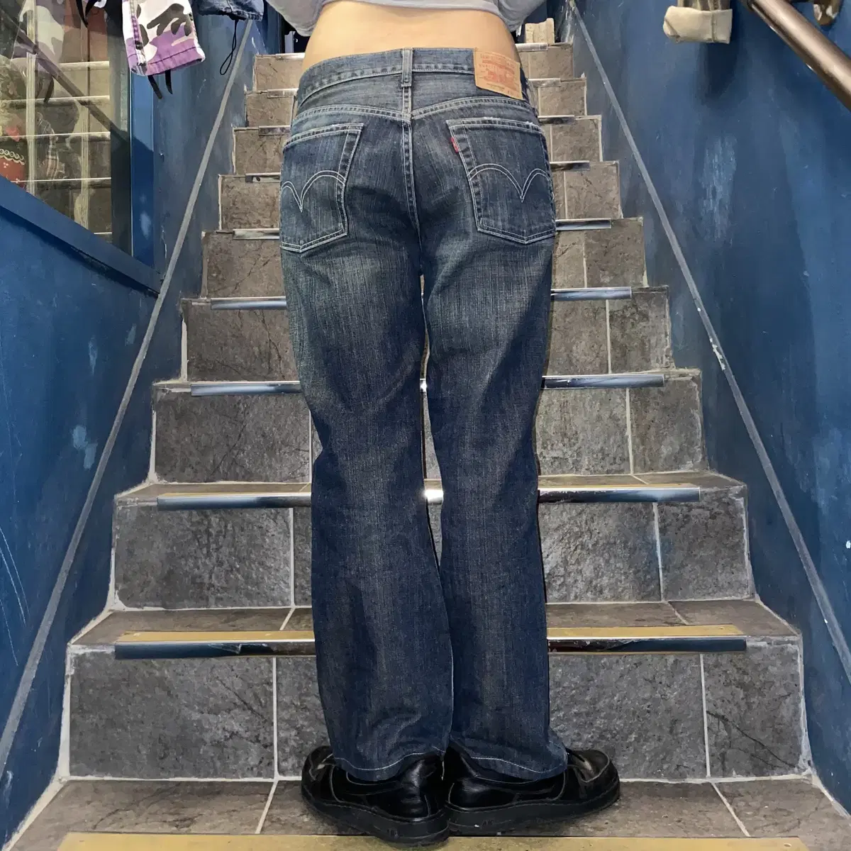 Levi's 리바이스 517-03 워싱 디테일 부츠컷 팬츠