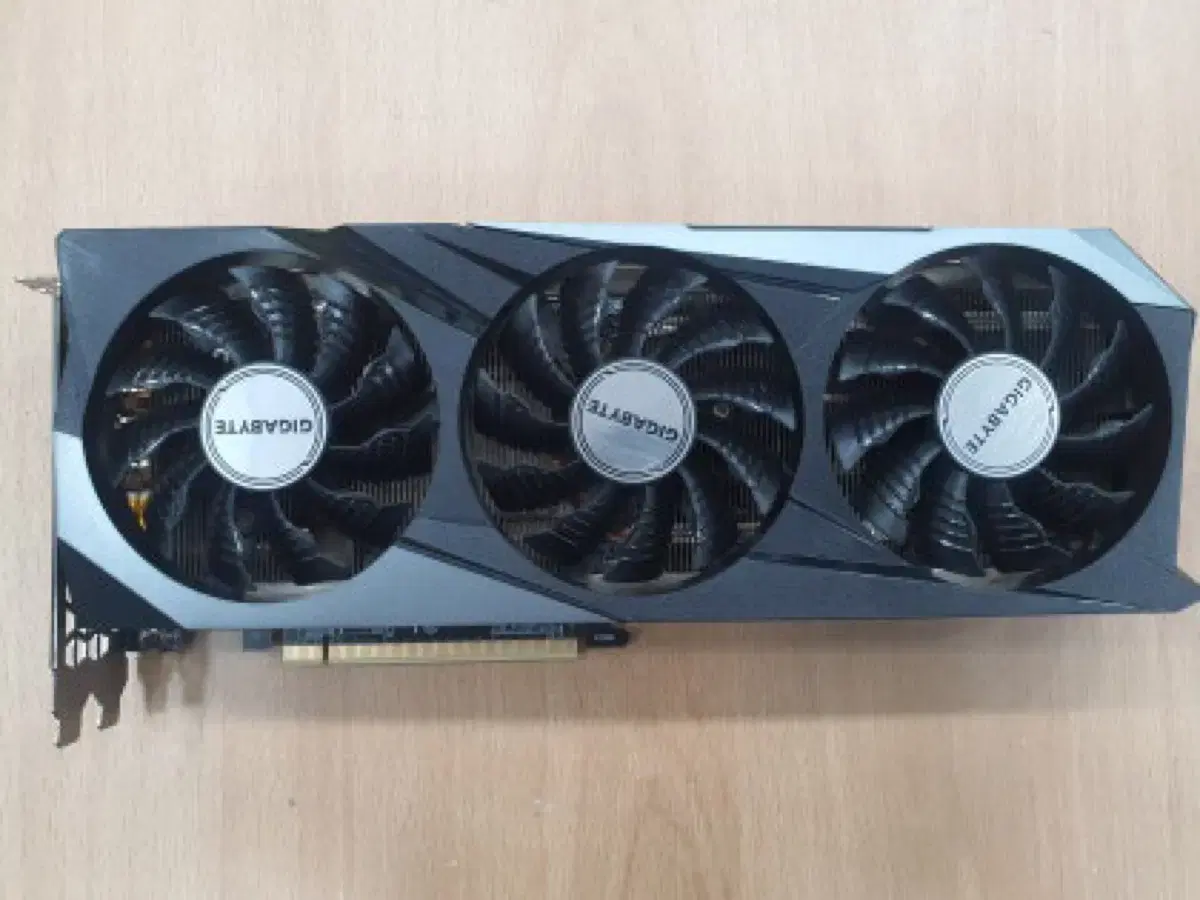 기가바이트 rtx 3070 8g 중고 팝니다.