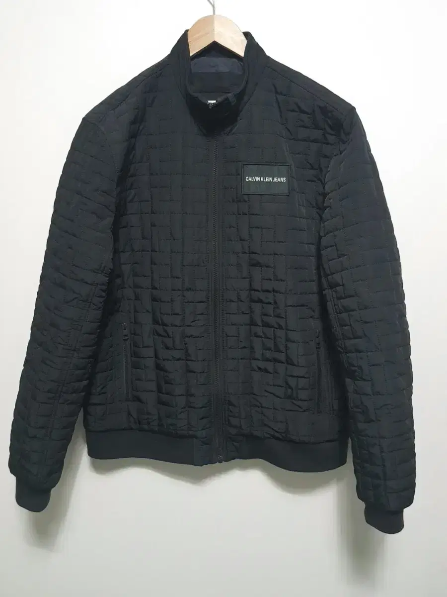 Calvin Klein lightweight jacket padding 95/100