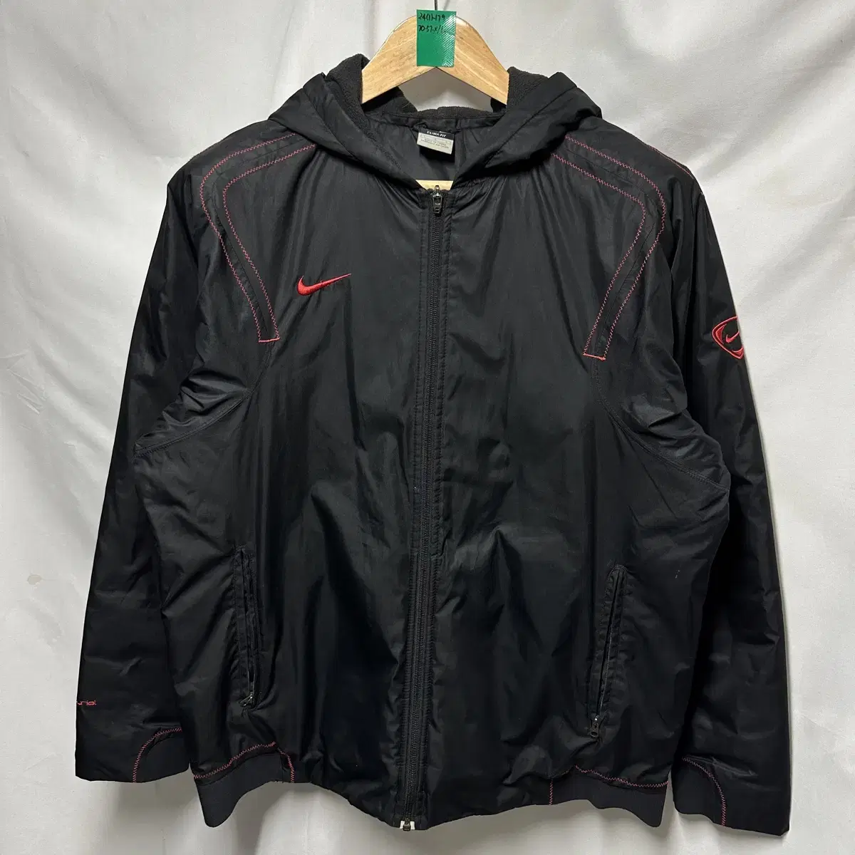 [Genuine/L] Nike Swoosh Black Padded Windbreaker