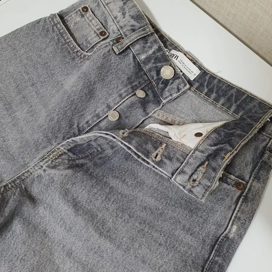 ZARA 자라 단추 그레이청 EUR34