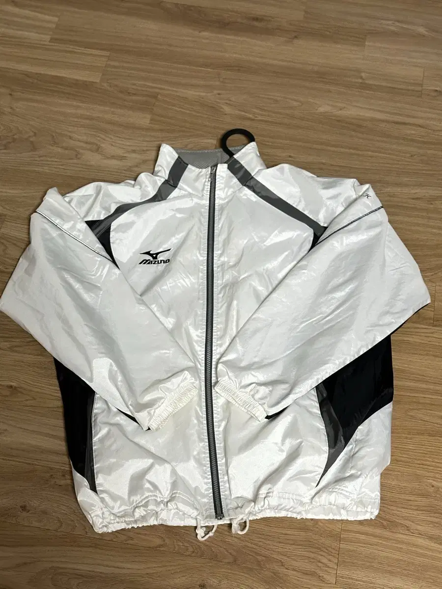 Mizuno Old School Windbreaker L Captain