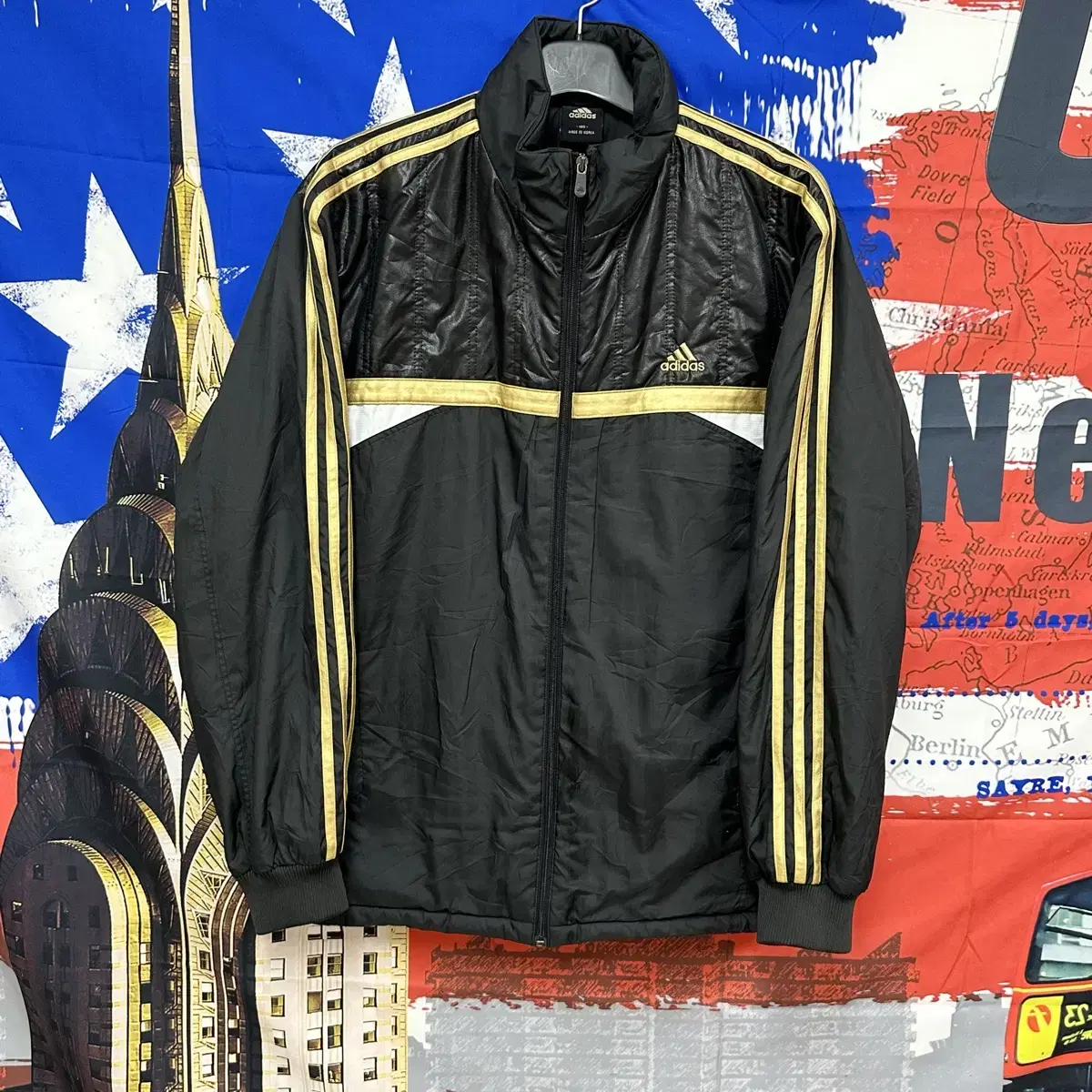 Adidas Black and Gold Overfit Jumper Padded Jacket XL105