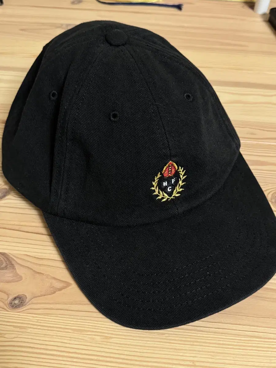 CREST TWILL VINTAGE CAP