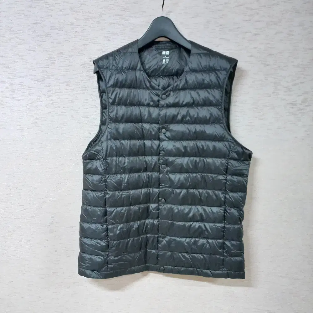 11-26/Uniqlo Black Duck Lightweight Padded Vest Men's