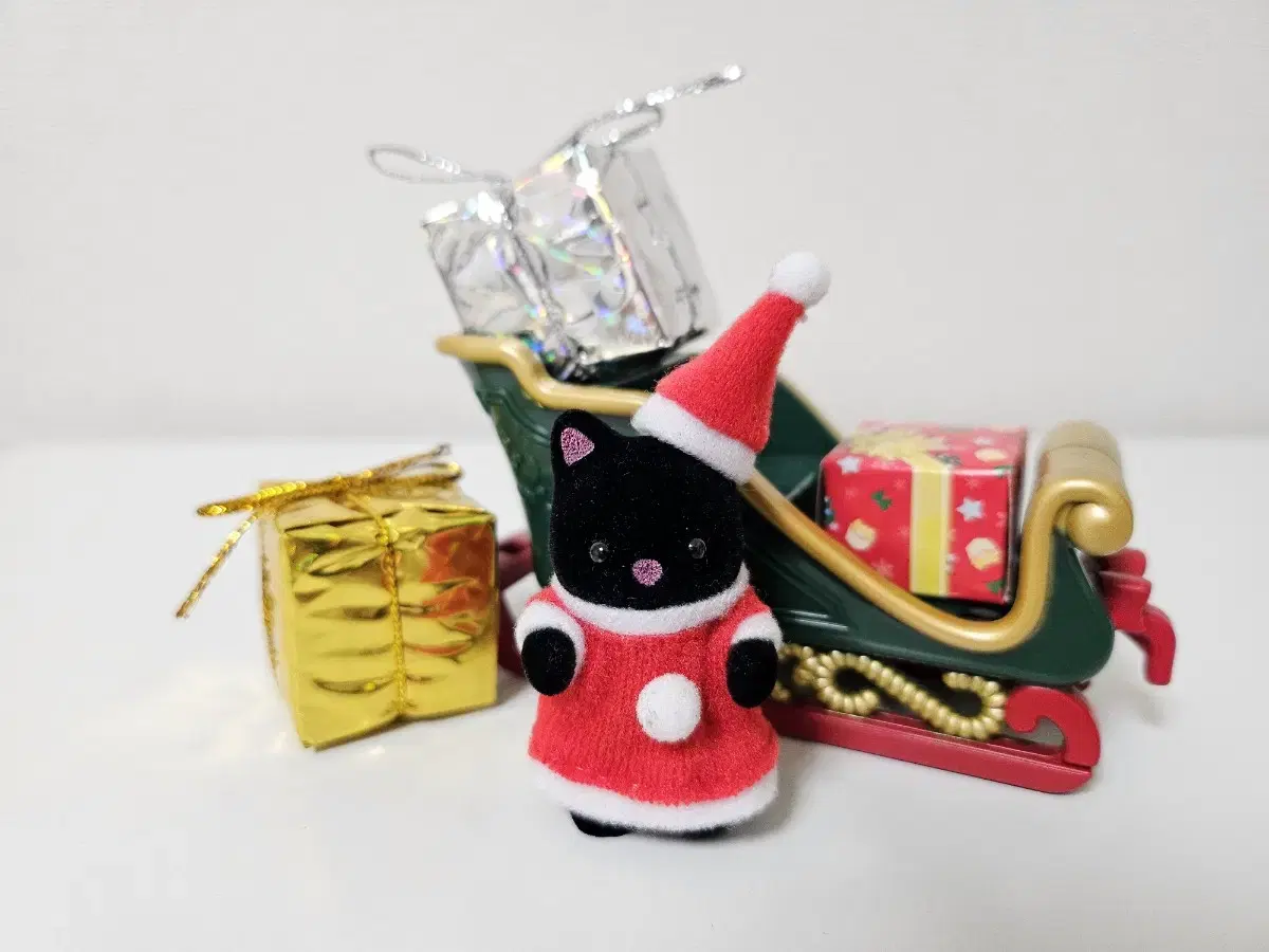 Sylvanian Santa Christmas Midnight Cat Upright Baby Sleigh Gift Toy