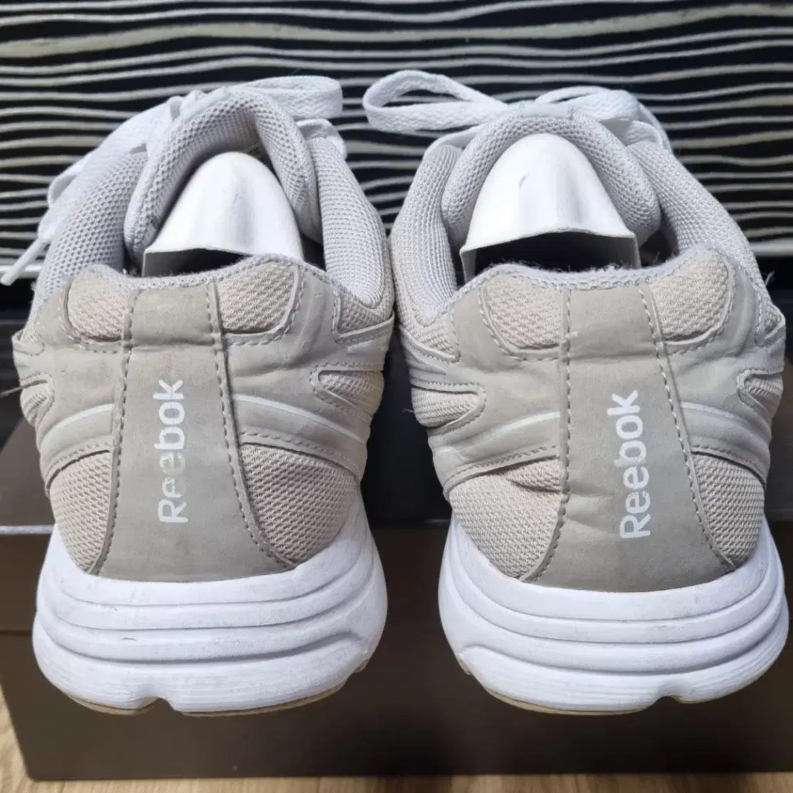 Reebok 리복 존 쿠쉬런 런닝화, 운동화 290mm