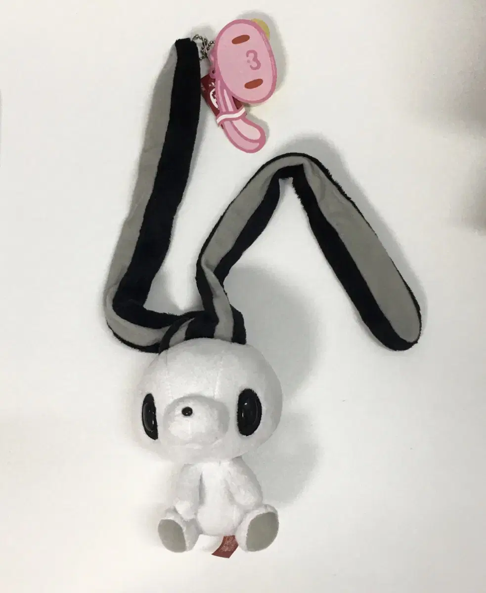 Universal Rabbit White Black Rare doll keyring in good condition WTS