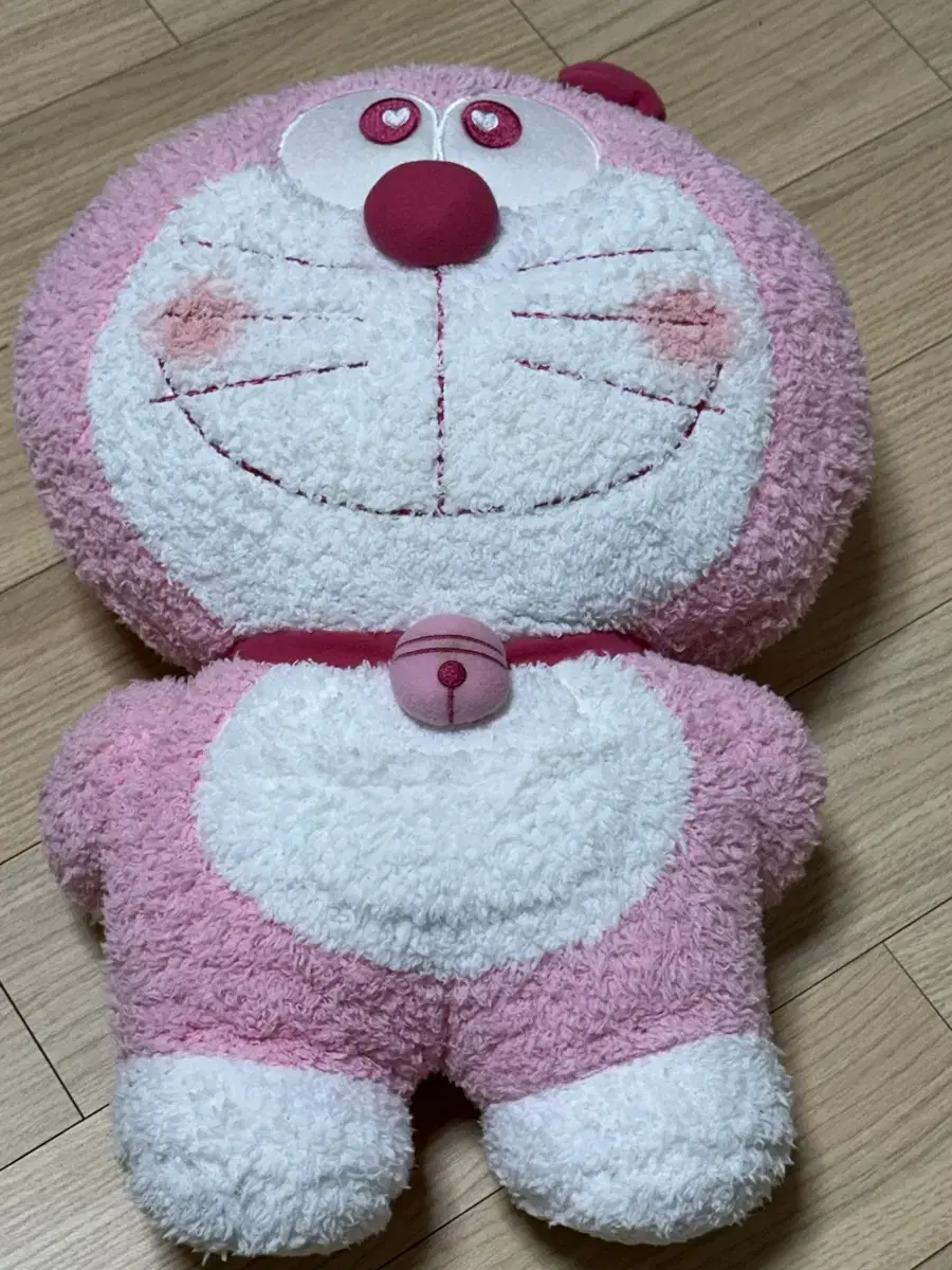 Doraemon Large Heart Doraemon Doll in Pink