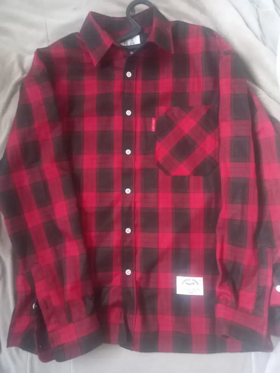 Check shirt in good condition sells 105 XL size