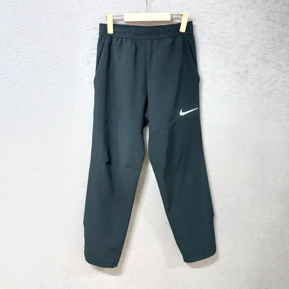 11-26/Nike Hemstring Black Thin Brushed Pants Men