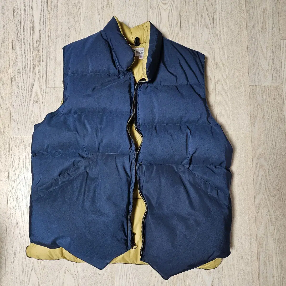 크레센트 다운웍스 vest