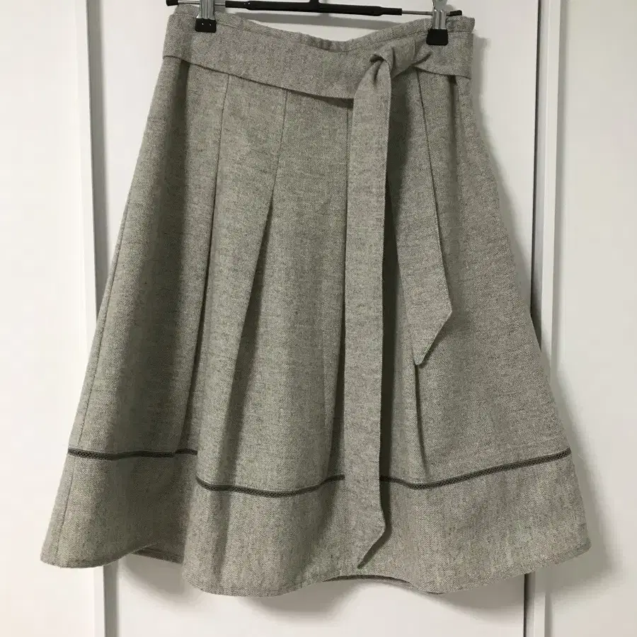 vintage gray belt skirt