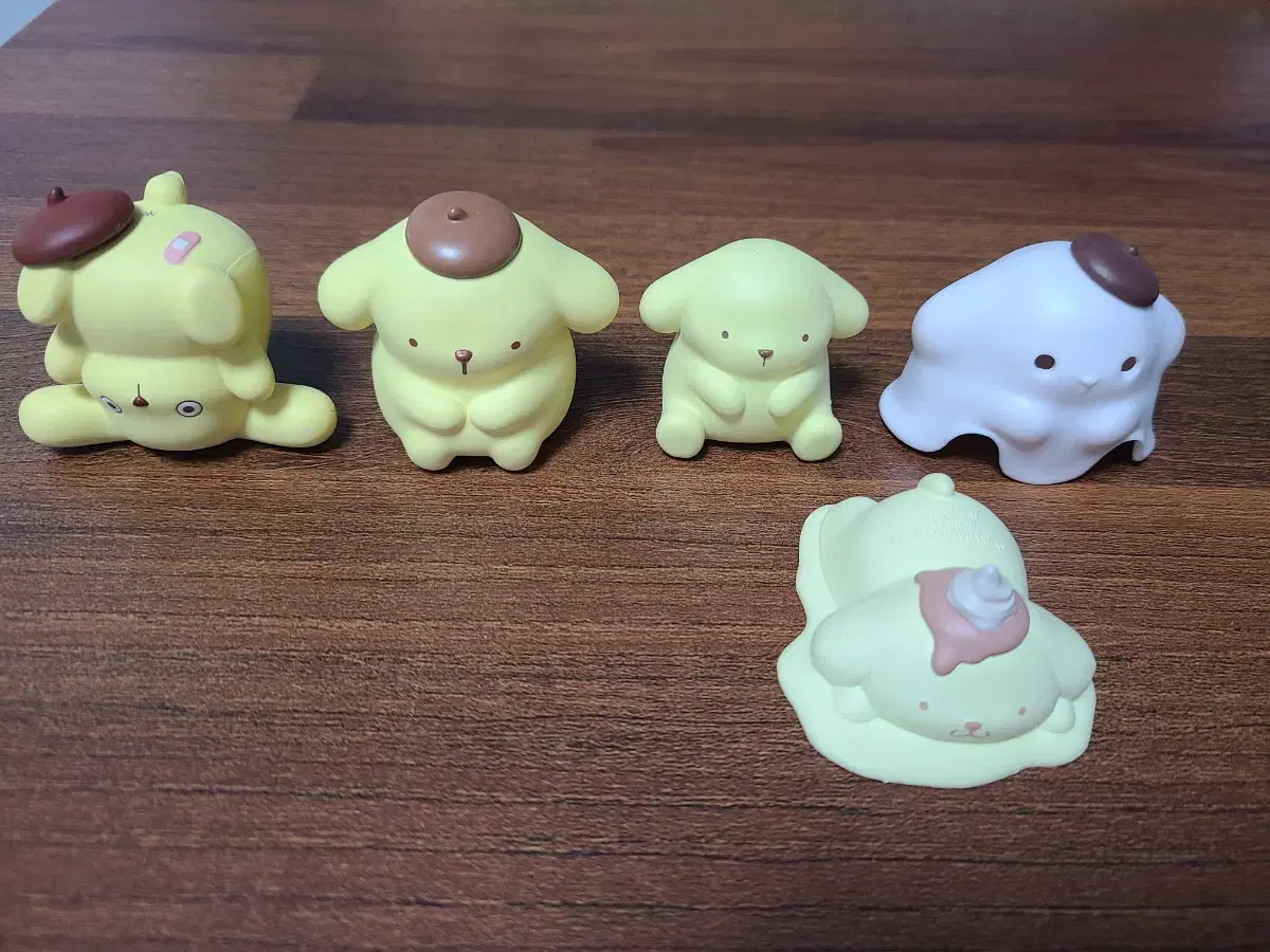 Pompompurin Gacha Figures in Bulk