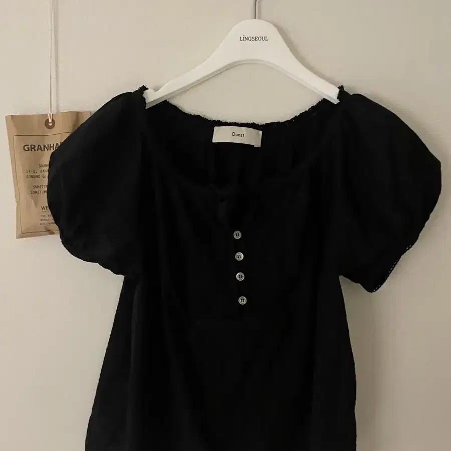 [던스트] 2-WAY SHIRRING BLOUSE BLACK_UDBL4B