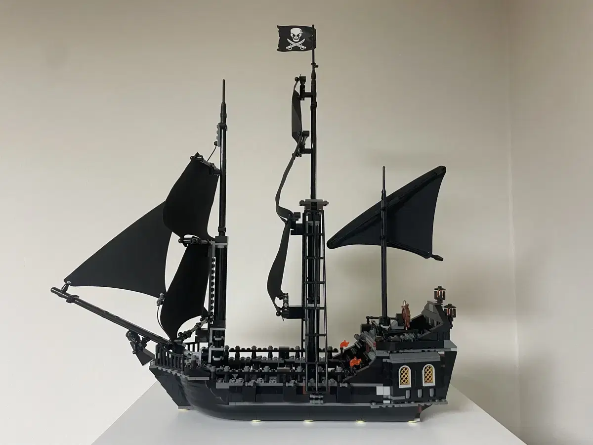 LEGO Black Pearl 4184 limited edition For sale used.