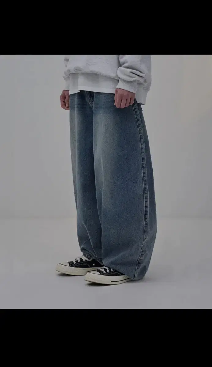 Balloon-fit wide-leg denim pants