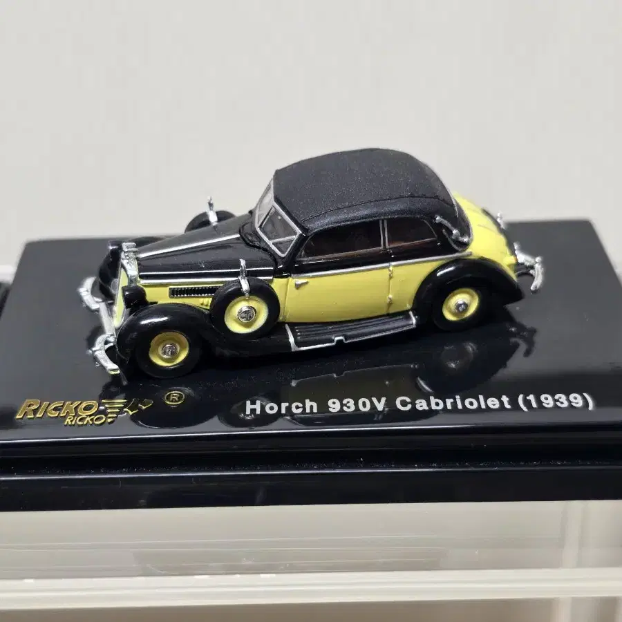 1:87 Horch 930V Cabriolet(1939) 블랙옐로우