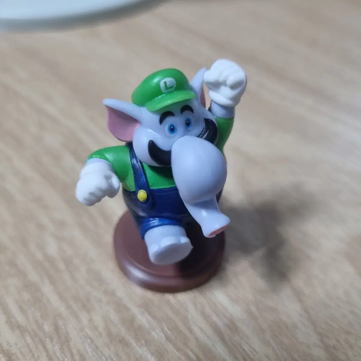 [Secret] Super Mario Wonder Chocolate Egg Gacha Mini Figure (Rio the Elephant)