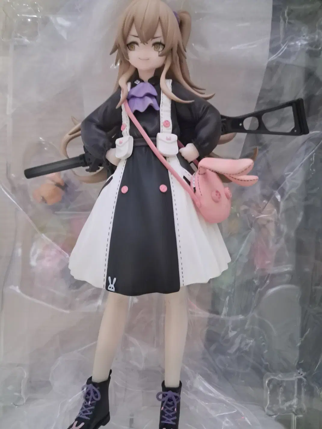 Harvey Max Girls Front UMP45 Thug Agent Figure