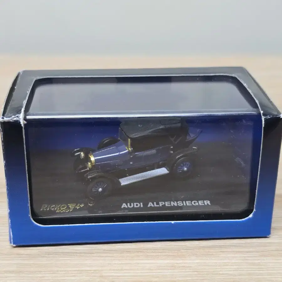 1:87 Audi Alpensieger 블루