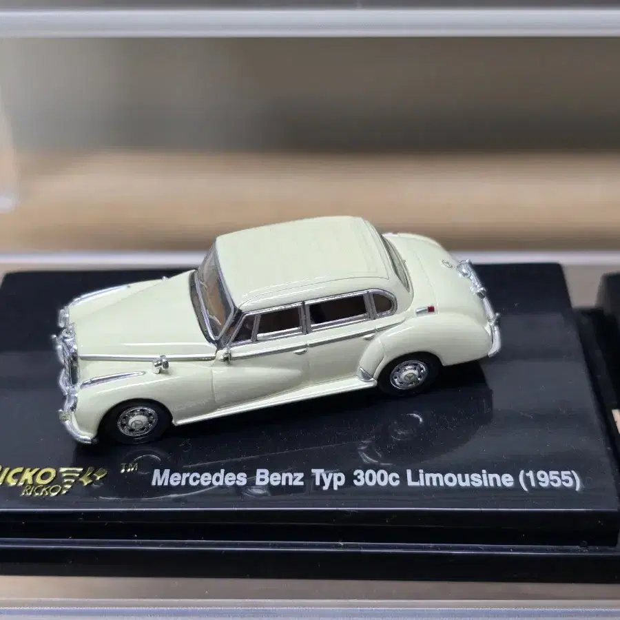 1:87 Mercedes Benz Typ 300c Limousine