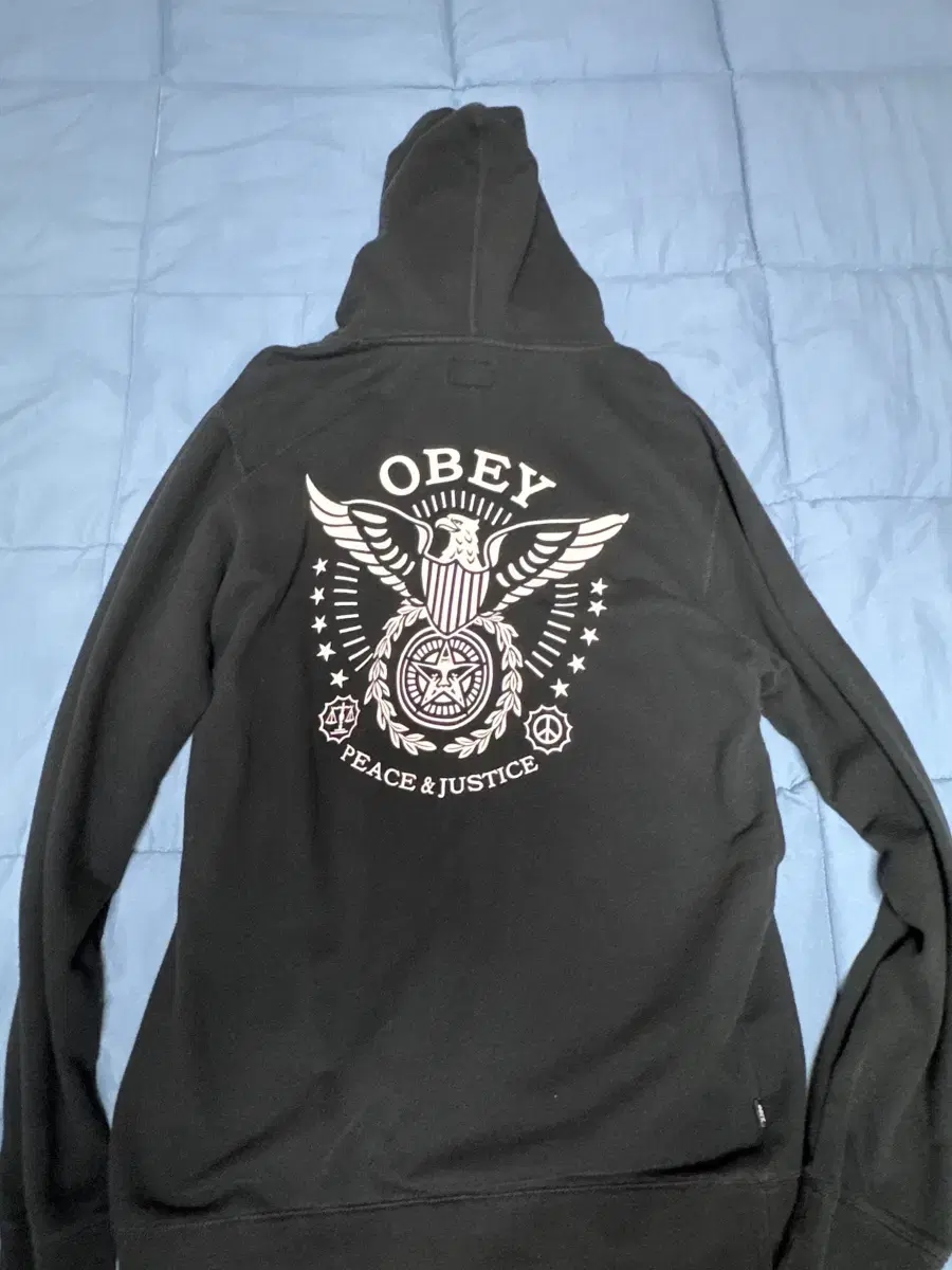 Obey hoodie size L takpo 4,000 won