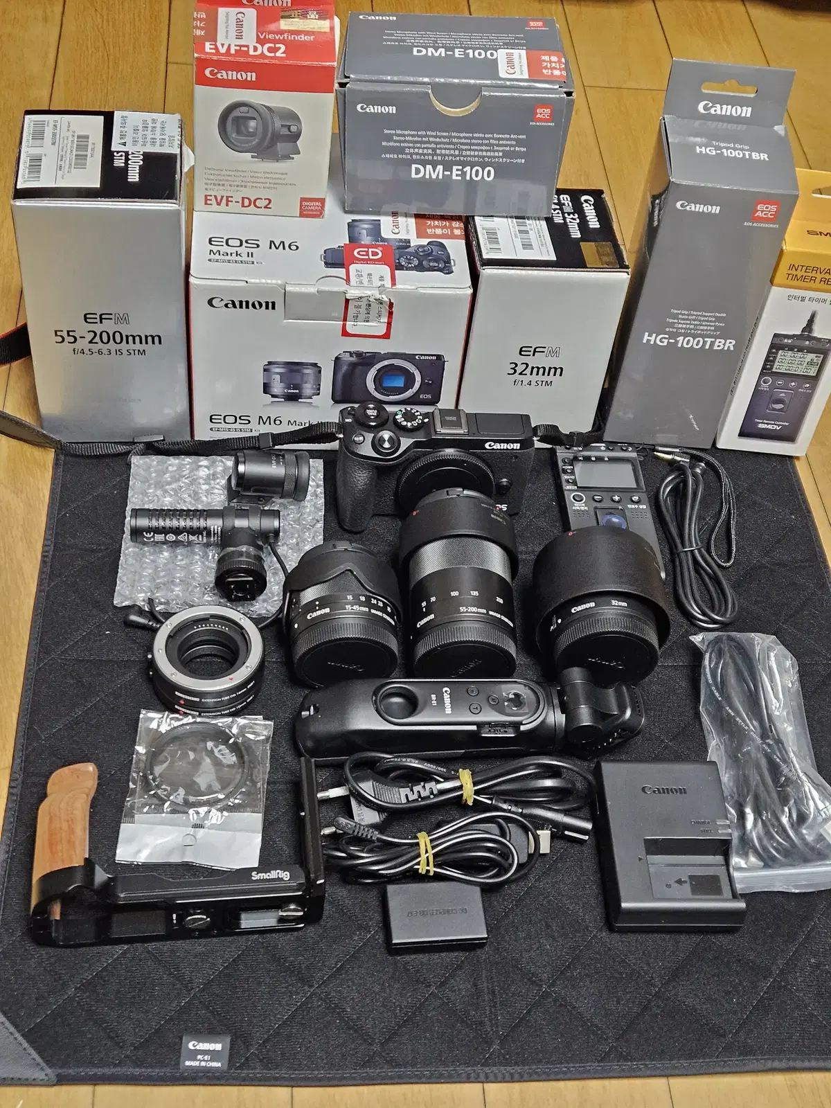 캐논m6 mark2+번들렌즈+32mm+55-200mm+무선리모컨삼각대등등