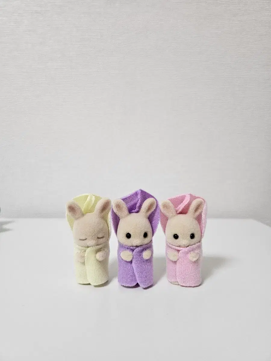 Sylvanian Triplets Milk Rabbit Bath doll toys