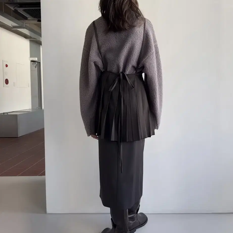 로우클래식 pleated dress m 차콜 (정가 28만)리본빛타낫