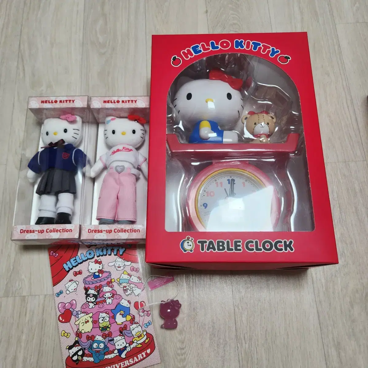 Kitty 50th Anniversary pop up merchandise clock de-upki dress-up kitty long kitty dolls