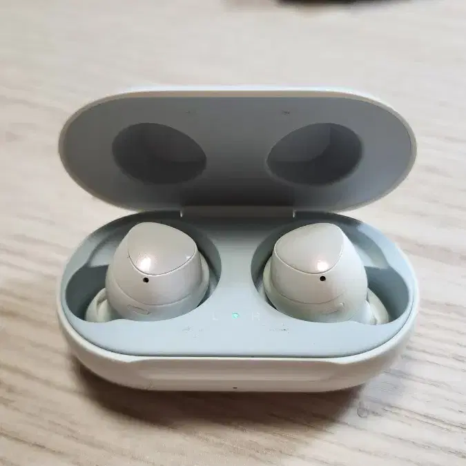 갤럭시 버즈 플러스 화이트, Galaxy Buds Plus White