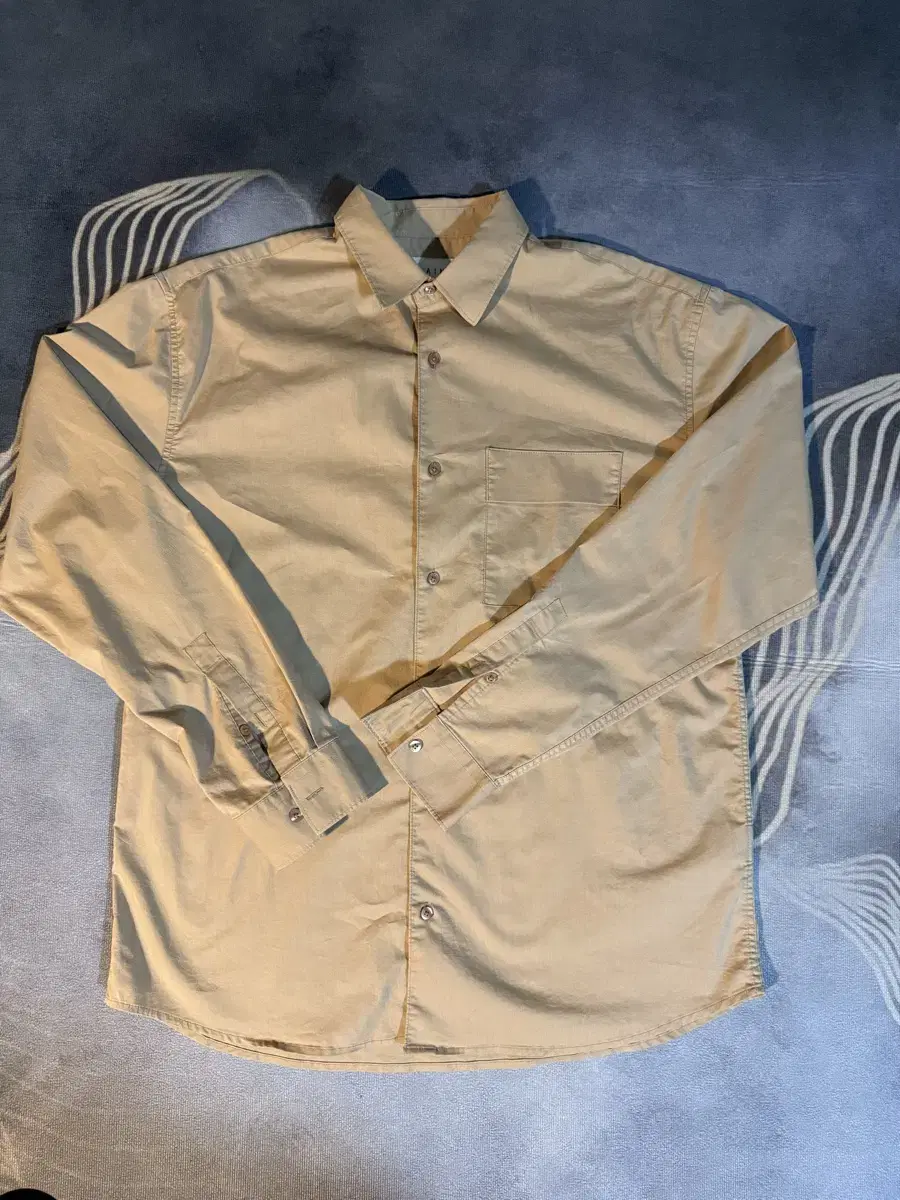 LAINE Beige shirt