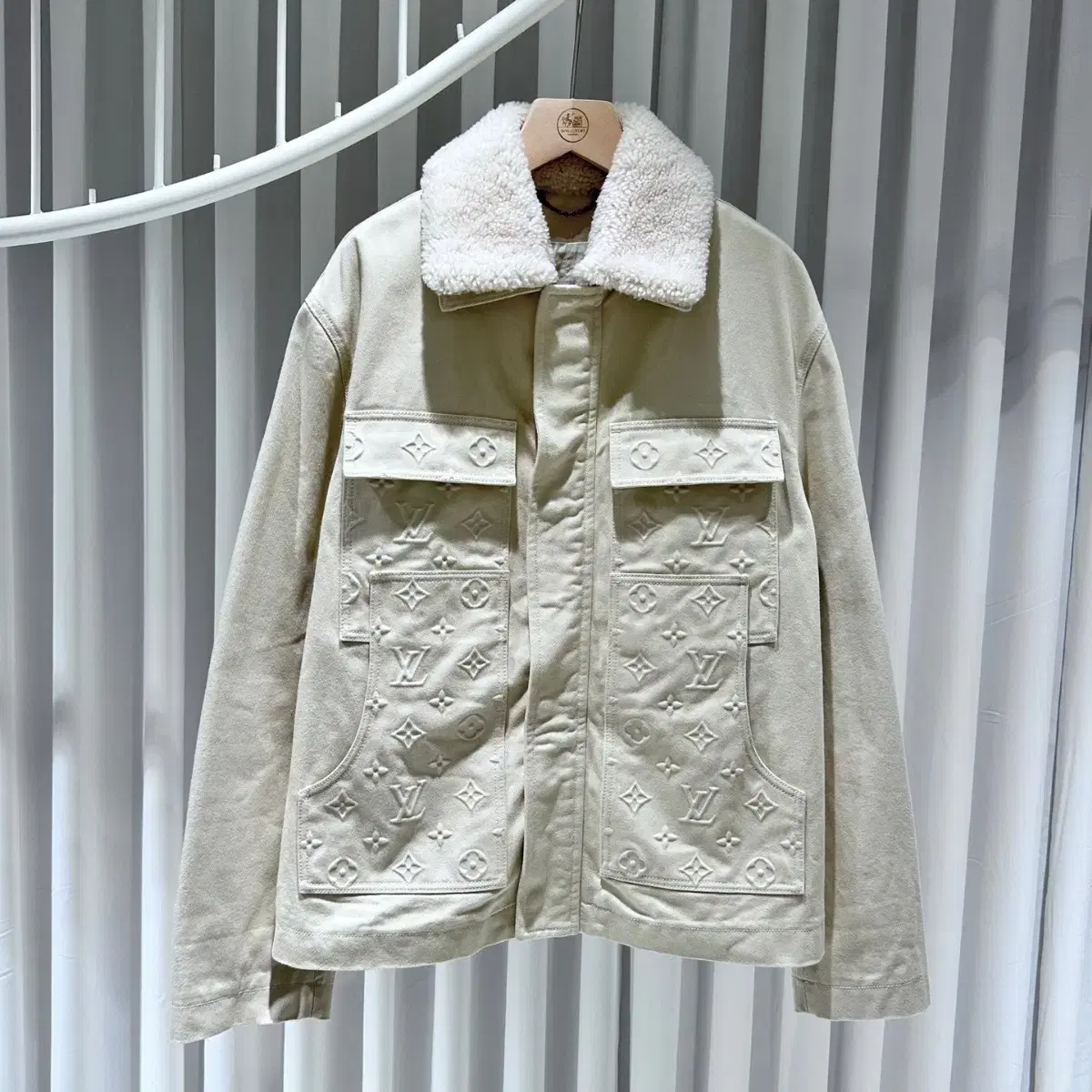 Louis Vuitton Shearling Carpenter Denim Jacket Ivory / 48