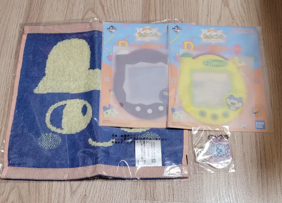 Bulk) Tamagotchi Ichibankuji photocard holder Hand Towel + Gacha acrylic Tenshichi