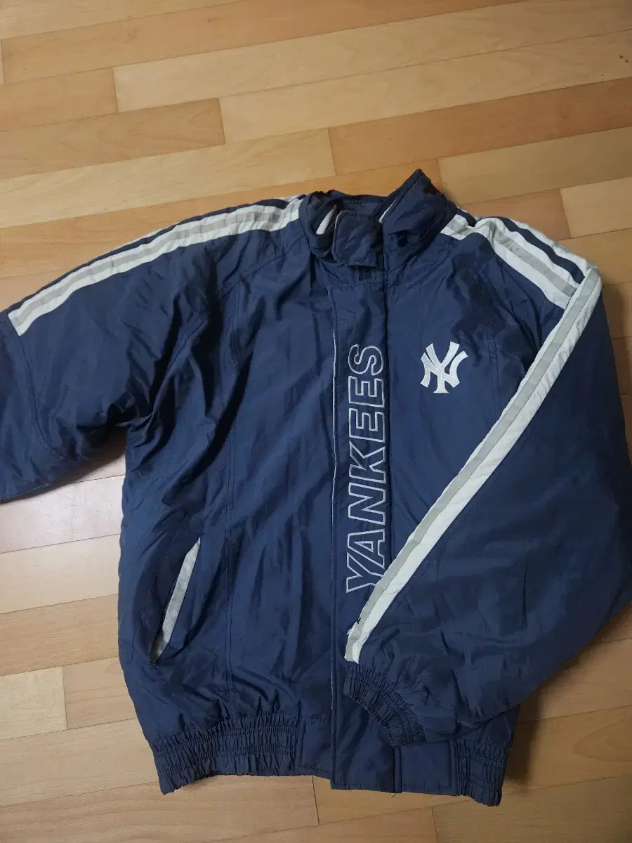 G-III SPORTS Yankees Jumpers