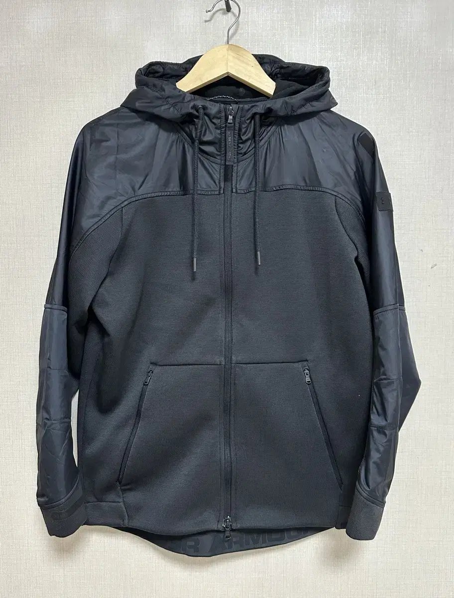 Under Armour Hooded Zip Up L