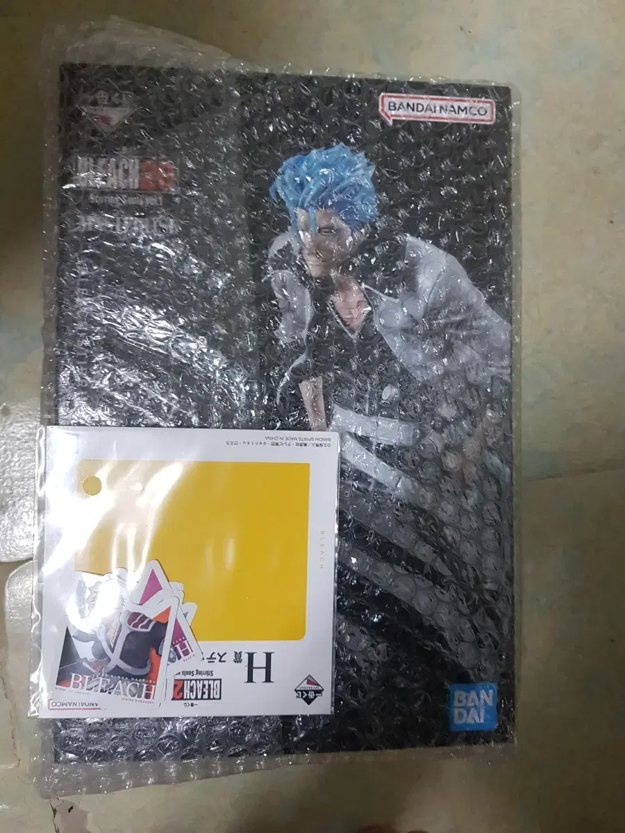 Sells Bleach First Lottery Grimjaw Figures.