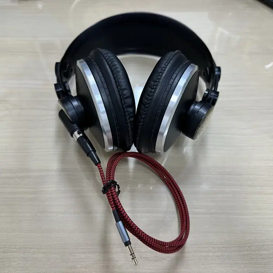 AKG K271 헤드폰