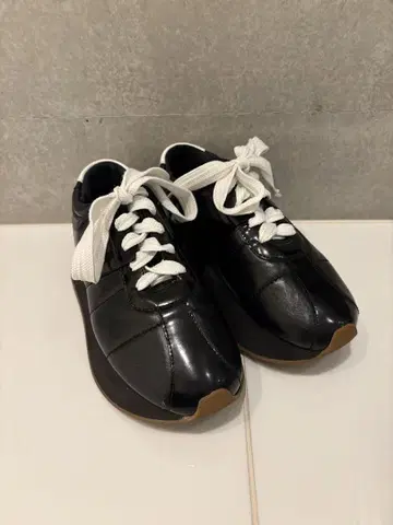MARNI 빅풋 스니커즈 블랙 가죽 (EU 38; 25cm)