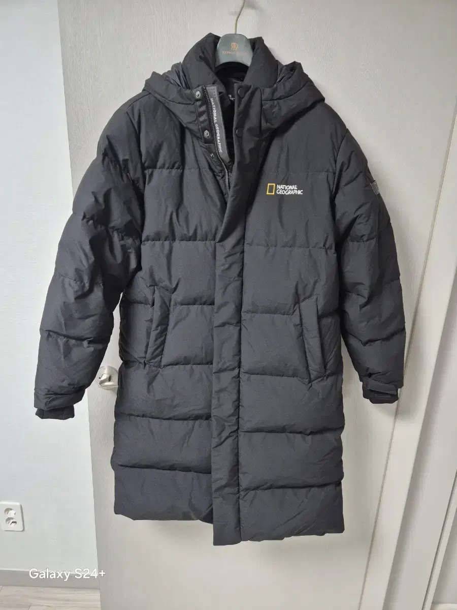 National Geographic Caiman Goose Long Padded 105 (Like New)